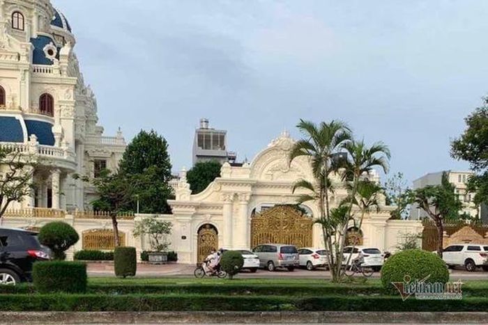 Chiều nay, Công an đã khám nhà đại gia này