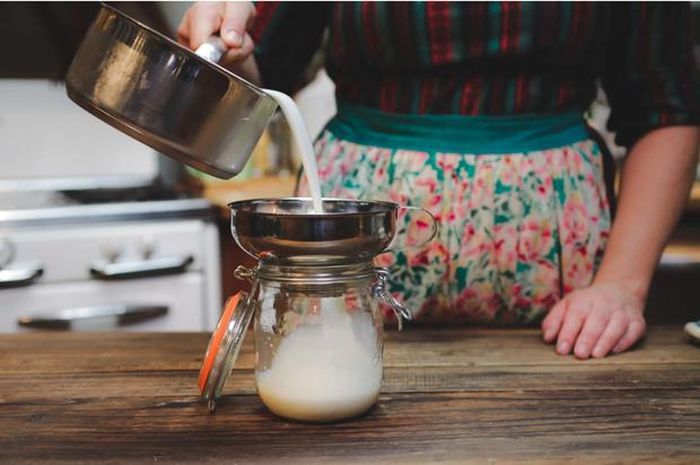 Cách làm sữa chua khá đơn giản, bạn có thể tự tay chế biến trong căn bếp nhà mình.