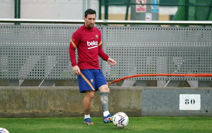 Ngày 8/9, Messi đã tham dự cả hai buổi tập thể lực sáng và chiều của Barca. Tuy nhiên, anh vẫn phải tập riêng trước khi được cho phép trở lại ngày 9/9. Ảnh: Barcelona.