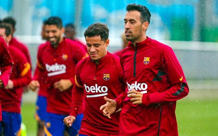 Sergio Busquets hội quân cùng Barca sau khi phục vụ cho ĐTQG Tây Ban Nha. Busquets có khả năng cao vẫn ở lại Barca. Ảnh: Barcelona.