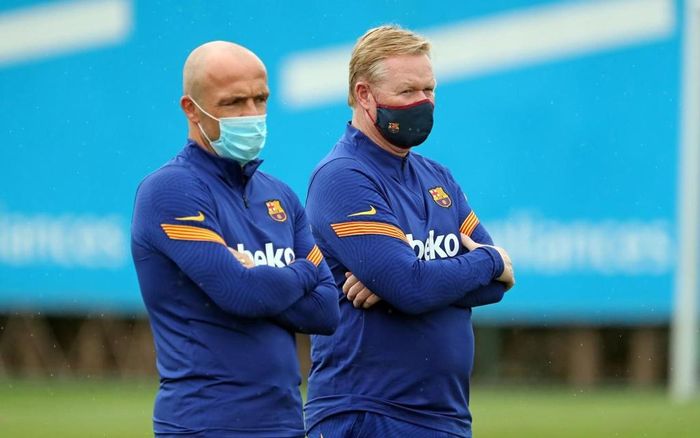 HLV Ronald Koeman đã tăng cường độ tập luyện và cho các cầu thủ Barca tập liên tục trong vài ngày qua. La Liga mùa 2020/21 sẽ khai mạc ngày 12/9. Tuy nhiên, Barca được hoãn thi đấu tới vòng 3 do tiến sâu ở Champions League mùa vừa rồi. Ngày 27/9, Barca sẽ đá trận đầu tiên của La Liga mùa mới gặp Villarreal. Ảnh: Barcelona.
