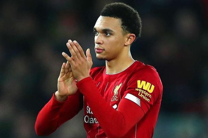  Trent Alexander-Arnold đóng vai trò quan trọng trong lối chơi của Liverpool. Hậu vệ 21 tuổi có 13 pha kiến tạo sau 38 lần ra sân ở Premier League 2019/20. Anh được coi là một trong những chân chuyền hay nhất giải đấu. Ảnh: Getty. 