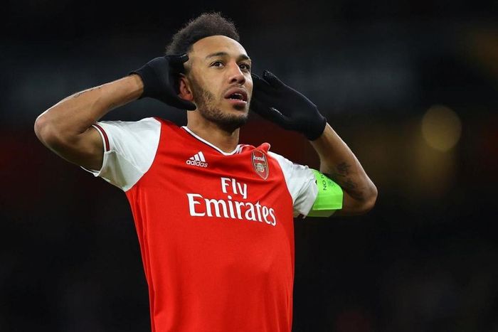  Việc Arsenal kết thúc mùa giải ở vị trí thứ 8 không thể làm giảm giá trị của Pierre-Emerick Aubameyang. Đội trưởng của CLB thành London ghi 22 bàn sau 36 lần ra sân tại Premier League 2019/20. Ảnh: Getty.