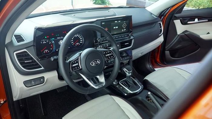 Kia Seltos bản tiêu chuẩn thêm màn hình để chiều khách Việt