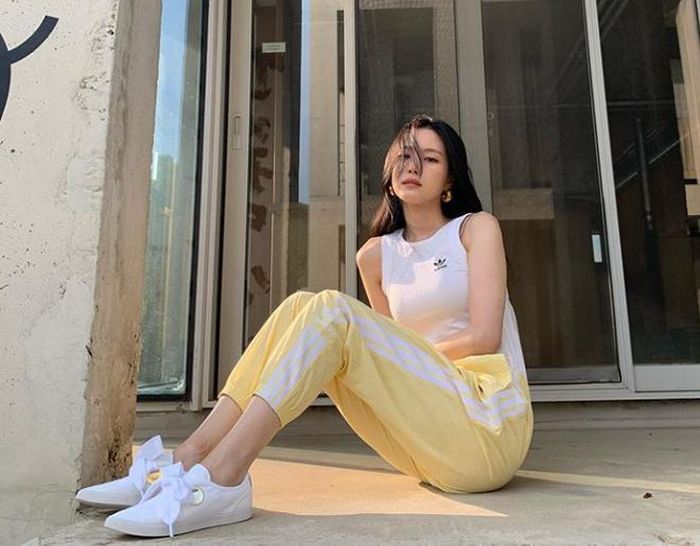 Đến nay, Son Naeun vẫn là gương mặt đại diện cho nhãn hàng thể thao trên và luôn gây chú ý mỗi khi tung ra ảnh quảng cáo mới. Hình tượng khỏe khoắn và cuốn hút của cô kết hợp với thương hiệu nổi tiếng này được khán giả nhận xét là vô cùng phù hợp ẢNH: INSTAGRAM NV