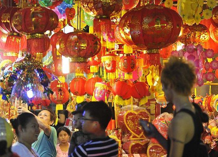 Hàng Mã đã lên đền, bạn đã sẵn sàng để đi chơi trung thu chưa