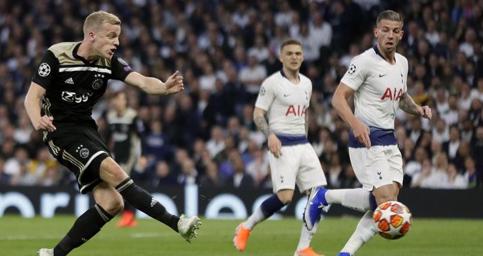 Van de Beek từng đá bán kết Champions League