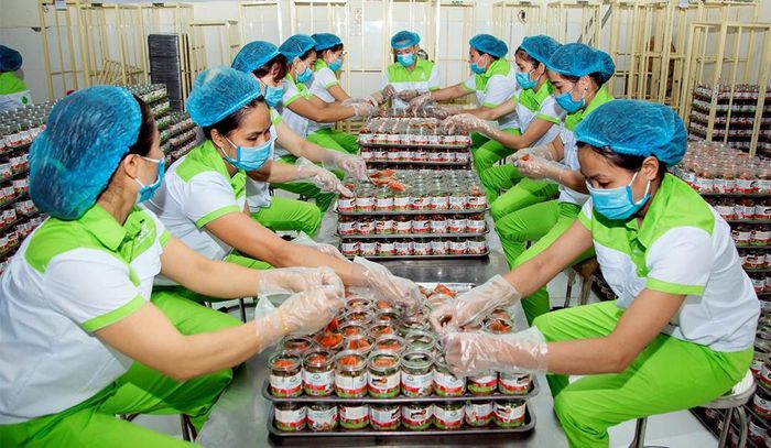 Sản phẩm thịt chua của Công ty CP sản xuất và thương mại Trường Foods, Thanh Sơn được sản xuất theo quy trình đảm bảo VSATTP và dán tem truy xuất nguồn gốc.