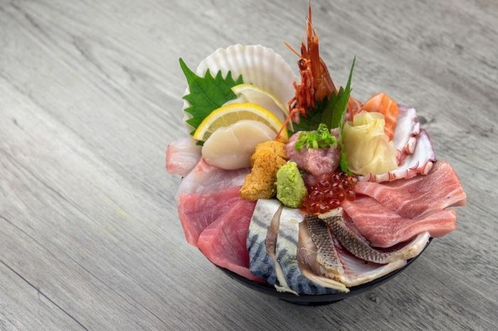 Quy trình kiểm tra nghiêm ngặt và cách chế biến đặc biệt giúp người Nhật Bản ăn được đồ sống. Ảnh: Getty.