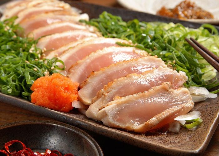 Lý do người Nhật Bản thích ăn đồ sống vẫn chưa có lời giải đáp xác thực. Ảnh: Matador Network.