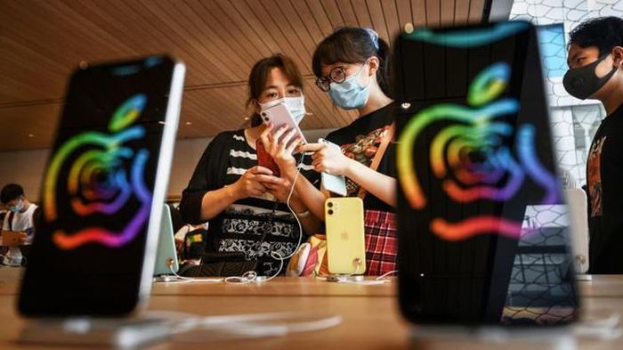 iPhone SE 2020 giúp Apple "sống khỏe" giữa dịch bệnh. Ảnh: Getty Images.