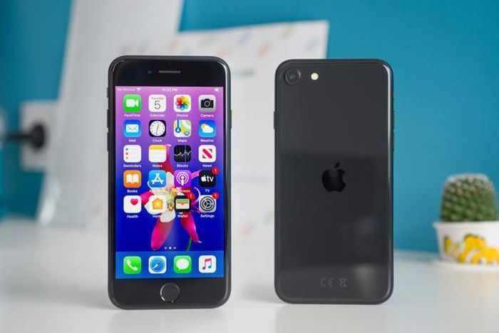 iPhone SE 2020 là smartphone bán chạy nhất Hàn Quốc trong quý II. Ảnh: PhoneArena.