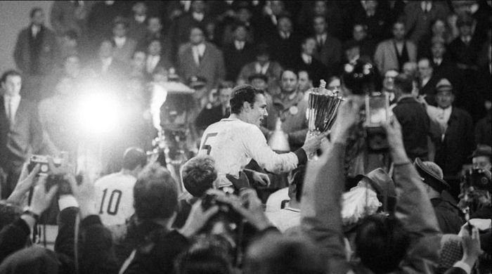  Năm 1967, Beckenbauer cùng Bayern giành chức vô địch UEFA Cup Winners' Cup. (Nguồn: FcBayern) 