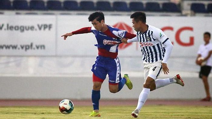 Công Phượng bị treo giò nhưng sự có mặt của các ngoại binh triệu đô người Costa Rica là hy vọng của TPHCM. Ảnh: TPHCM