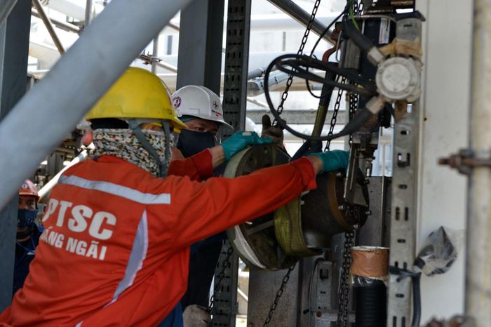 Nhà thầu thi công lắp đạt thiết bị sau khi bảo dưỡng tại Phân xưởng sản xuất Nitơ (Gói thầu số 3)