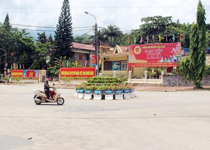 Một góc thị trấn Khánh Yên.