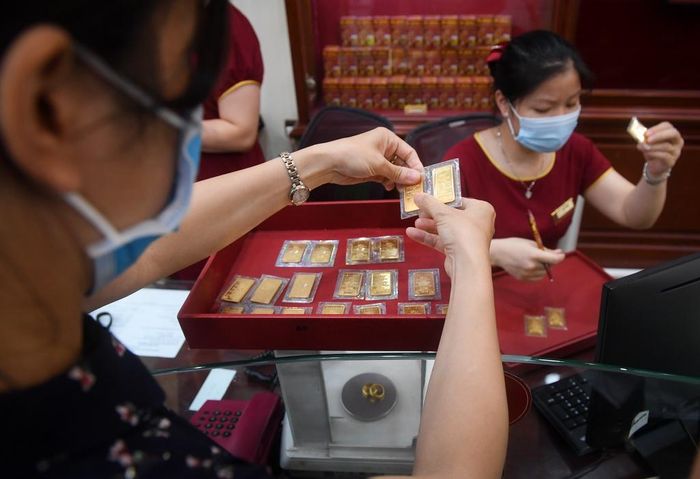  Chênh lệch giá mua - bán vàng miếng hiện dao động ở mức trên dưới 500.000 đồng/lượng. Ảnh: Việt Hùng. 