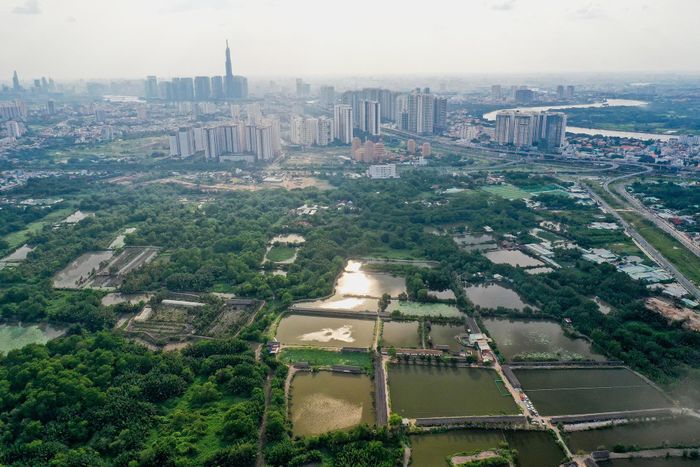 Sau 26 năm, nơi đây vẫn là khu đầm lầy, phần lớn là ao hồ do người dân khai thác nuôi trồng thủy sản và dịch vụ câu cá giải trí.