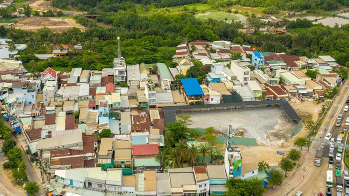 Từng dự kiến đến hết quý I/2018 có thể giải tỏa toàn bộ mặt bằng để có thể đi vào xây dựng, tuy nhiên, đến nay công việc vẫn chưa hoàn thành.