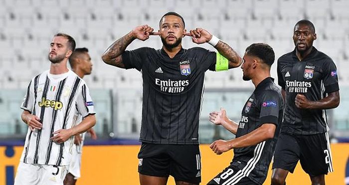 Depay đạt thỏa thuận gia nhập Barca
