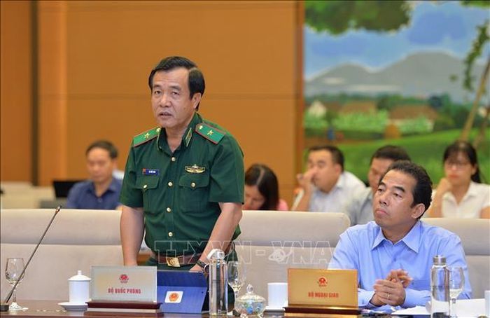 Tháng 7/2017, ông được Thủ tướng Chính phủ bổ nhiệm làm Phó Tư lệnh BĐBP và được Chủ tịch nước thăng quân hàm Thiếu tướng. Tháng 9/2019, Thiếu tướng Lê Đức Thái nhận bàn giao nhiệm vụ Tham mưu trưởng BĐBP từ Thiếu tướng Nguyễn Văn Nam. Ngày 11/9 vừa qua, ông được Thủ tướng Chính phủ đã bổ nhiệm giữ chức Tư lệnh BĐBP. Ảnh: TTXVN.