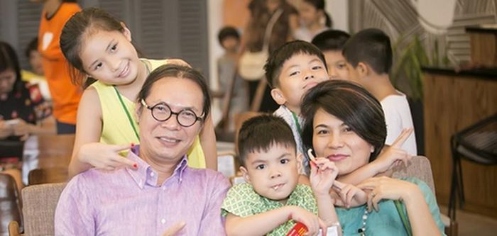 Gia đình hạnh phúc của đạo diễn Trần Lực.