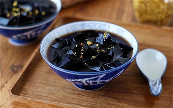 Nước đường, chút đá và sương sáo là món tráng miệng đơn giản nhưng rất ngon miệng - Ảnh minh họa: Internet