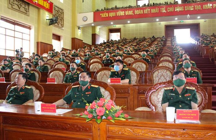 Các đại biểu và học viên tham dự lễ khai giảng năm học 2020 - 2021