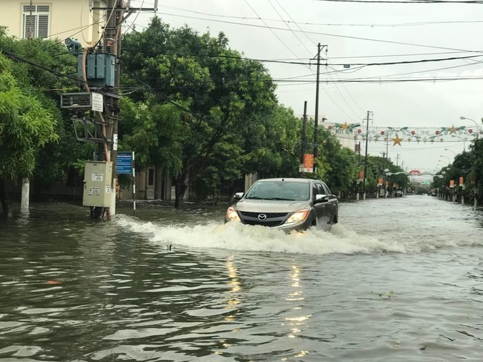Đường Nguyễn Du, một trong những con đường ngập bền vững của TP loại II - TP Hà Tĩnh.
