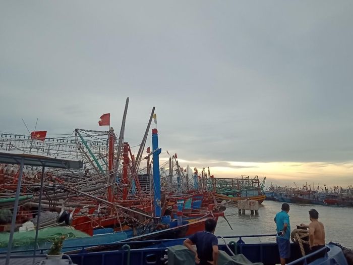 Tàu thuyền của ngư dân đã được kêu gọi vào trú ẩn tại vị trí an toàn
