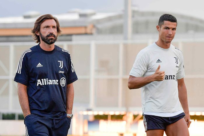 Pirlo sẽ huấn luyện Ronaldo, người từng là đối thủ của anh khi còn là cầu thủ. Ảnh: Getty.