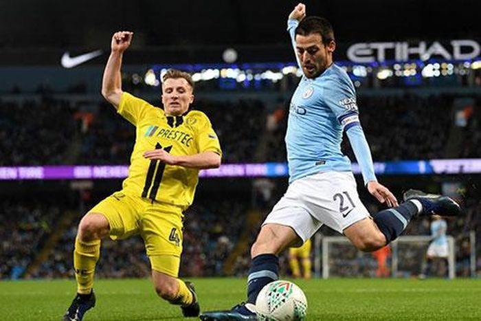 Người hâm mộ trông chờ màn thể hiện của thầy trò huấn luyện viên Pep Guardiola.
