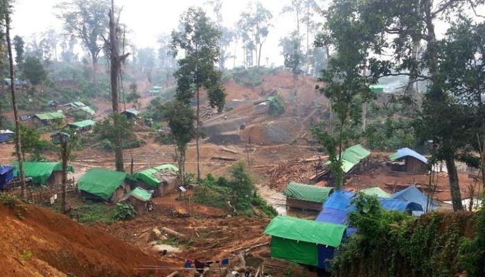  Một khu mỏ khai thác hổ phách tại Myanmar. Ảnh: CNN. 