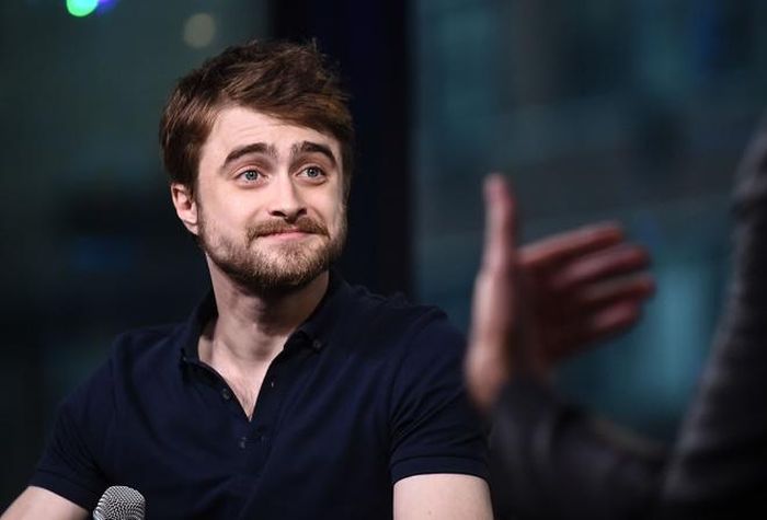  Daniel Radcliffe - nam chính và là ngôi sao được kỳ vọng nhiều nhất series Harry Potter lại khá khó khăn trong hành trình khẳng định bản thân. Vai diễn phù thủy nhỏ mang về cho anh cơ hội nổi tiếng cùng sự giàu có, song chính nhân vật này đã khiến sự nghiệp của Radcliffe giậm chân tại chỗ, chật vật tìm chỗ đứng ở Hollywood. Ảnh: AP. 