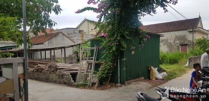 Lô đất ông Trì trúng đấu giá, đã được cấp giấy chứng nhận quyền sở hữu nhưng xã không bàn giao cho ông vì không giải phóng mặt bằng được. Ảnh: Tiến Hùng