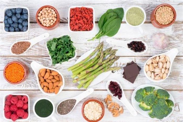 Các “siêu thực phẩm”: Superfood - "siêu thực phẩm" chứa nhiều chất chống oxy hóa làm mất đi tâm trạng no lắng giúp điều chỉnh tâm trạng một cách hiệu quả.