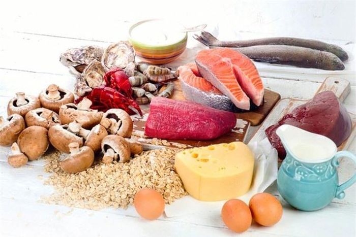 Thịt bò hoặc bơ: Thực phẩm này chứa nhiều vitamin B tạo ra những suy nghĩ tích cực cho hệ thần kinh, giảm lo lắng.