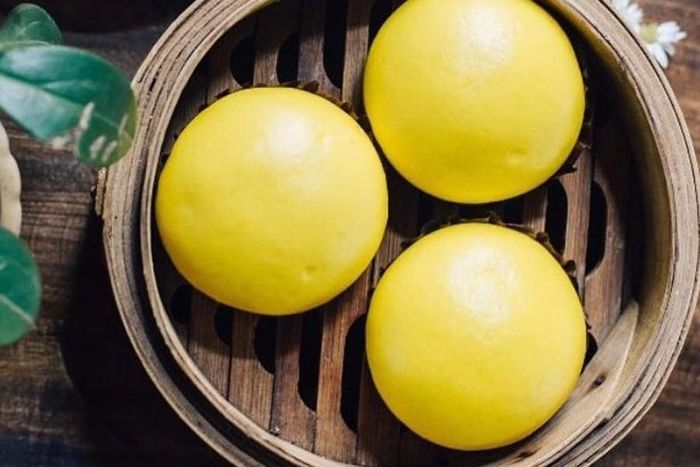 Nếu bạn là tín đồ của bánh bao, chắc chắn không thể không biết đến bánh bao kim sa - món bánh nổi tiếng của người Trung