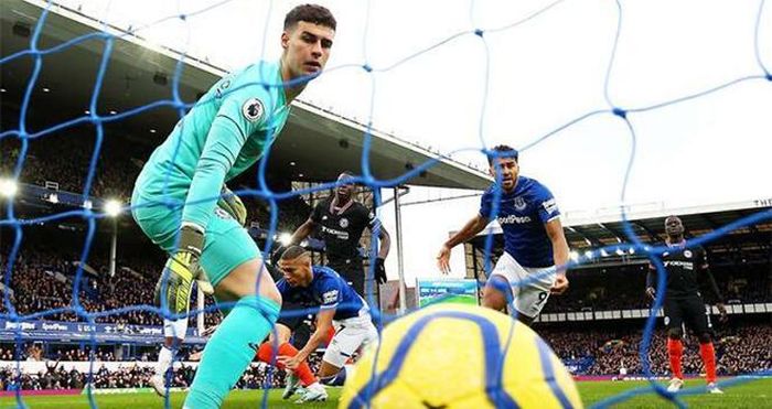 Kepa để thua cả những tình huống không đáng thua