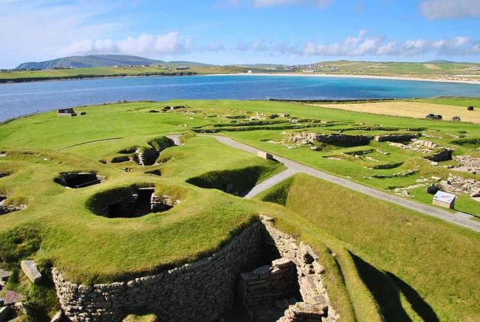 Những tàn tích của Jarlshof bao gồm một ngôi làng Viking hoàn chỉnh.