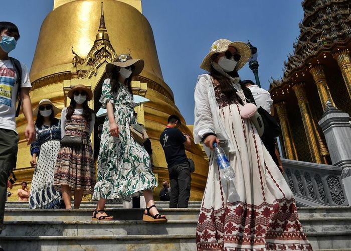 Ngành công nghiệp du lịch bị ảnh hưởng nghiêm trọng, nền kinh tế Thái Lan sụt giảm kỷ lục. Ảnh: Reuters.
