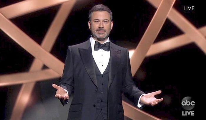 MC Jimmy Kimmel dẫn chương trình Emmy 2020
