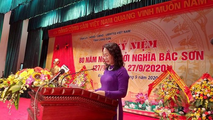  Bà Lâm Thị Phương Thanh, Ủy viên trung ương Đảng, Bí thư Tỉnh ủy Lạng Sơn phát biểu tại buổi lễ kỷ niệm.