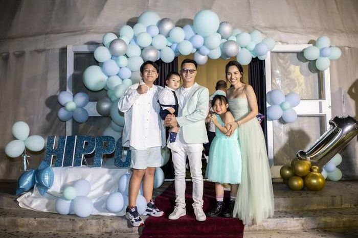 Gia đình Hoàng Bách trong tiệc sinh nhật 1 tuổi của bé Hippo