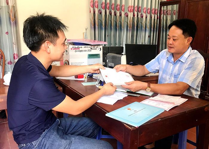 Nâng cao chất lượng việc giải quyết các thủ tục hành chính tại xã Tề Lễ, huyện Tam Nông góp phần hoàn thành tiêu chí xây dựng hệ thống chính trị xã hội vững mạnh.