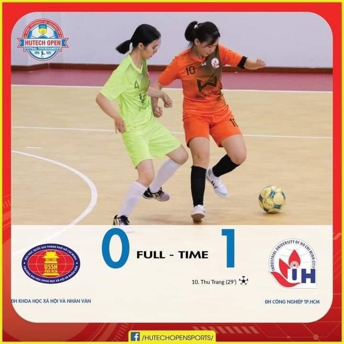 Tiền đạo Trịnh Thu Trang (số 10) thi đấu nổi bật bên phía IUH.