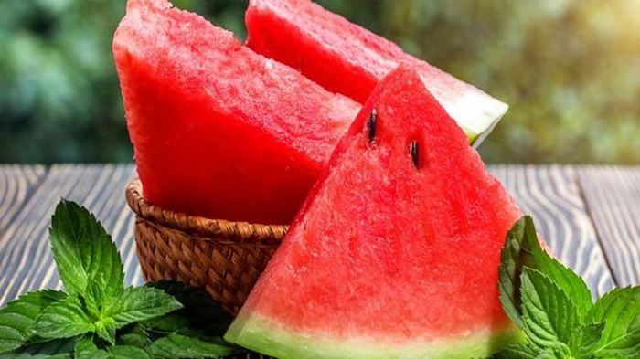 Dưa hấu rất giàu acid amin có lợi cho huyết áp và tốt cho hoạt động của máu lưu thông đến tim