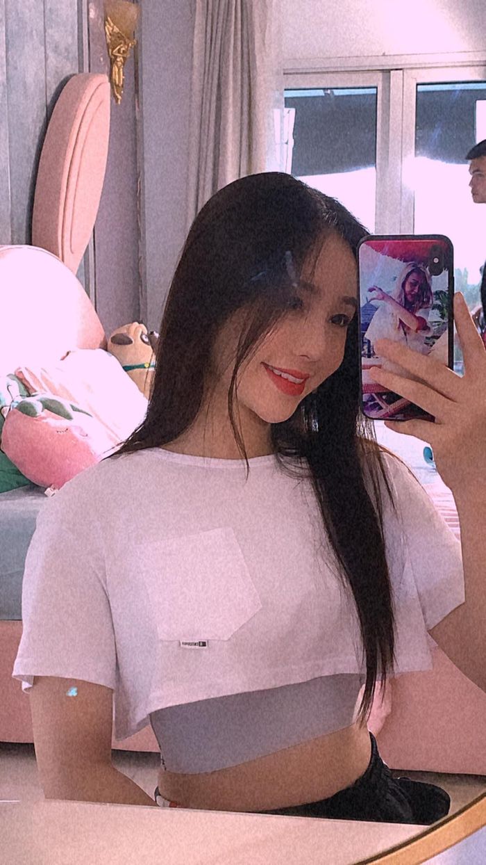 Quỳnh Kool 'thả thính': "Nhiều khi muốn nhớ một người. Suy đi tính lại thấy lười nên thôi."