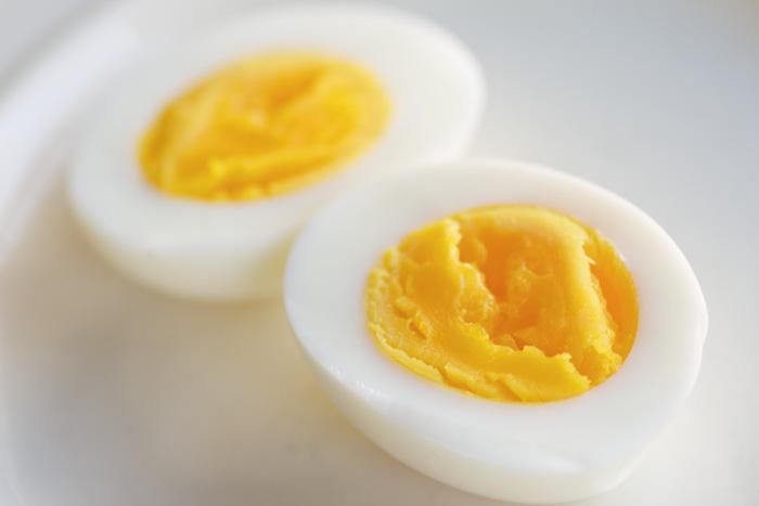 Lòng đỏ trứng gà chứa nhiều protien, tốt cho sức khỏe