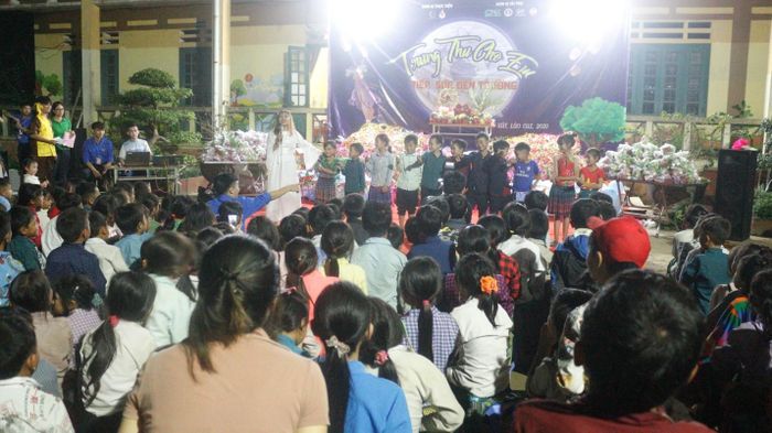 Đêm hội đem đến nhiều niềm vui cho học sinh xã Pa Cheo.